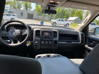 2022 RAM 1500 Classic Tradesman Crew Cab 4x4 5'7' Box