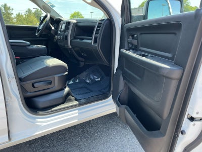 2022 RAM 1500 Classic Tradesman Crew Cab 4x4 5'7' Box