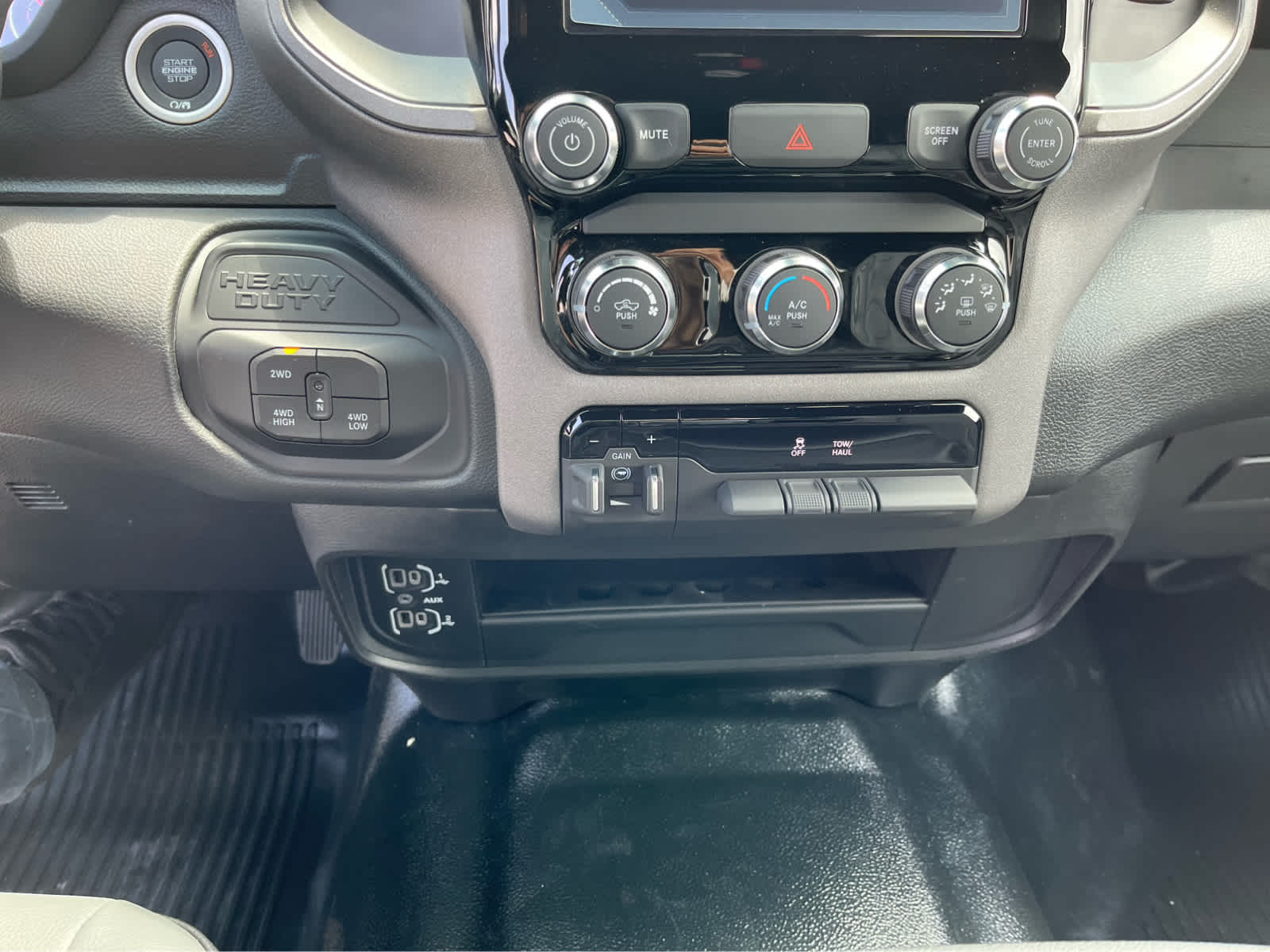 2026 RAM Ram 2500 RAM 2500 TRADESMAN CREW CAB 4X4 6'4' BOX