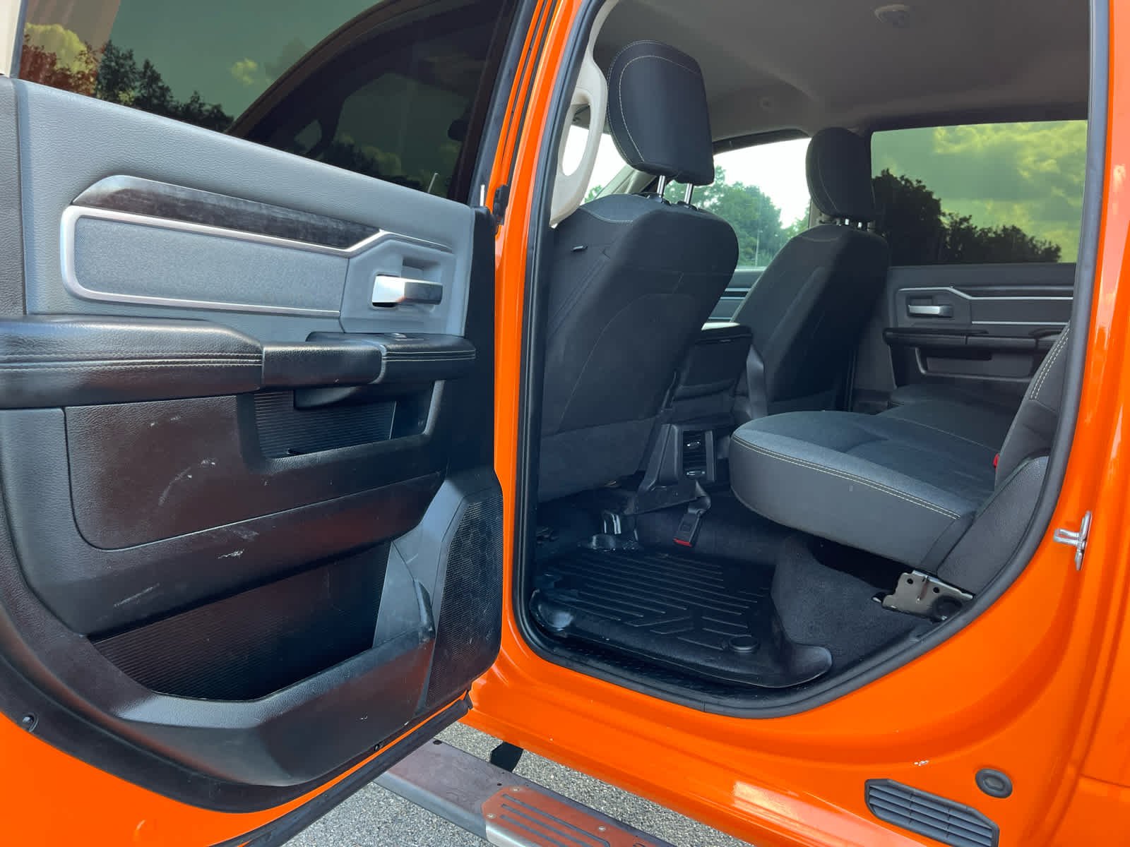 2019 RAM 2500 Big Horn Crew Cab 4x4 6'4' Box