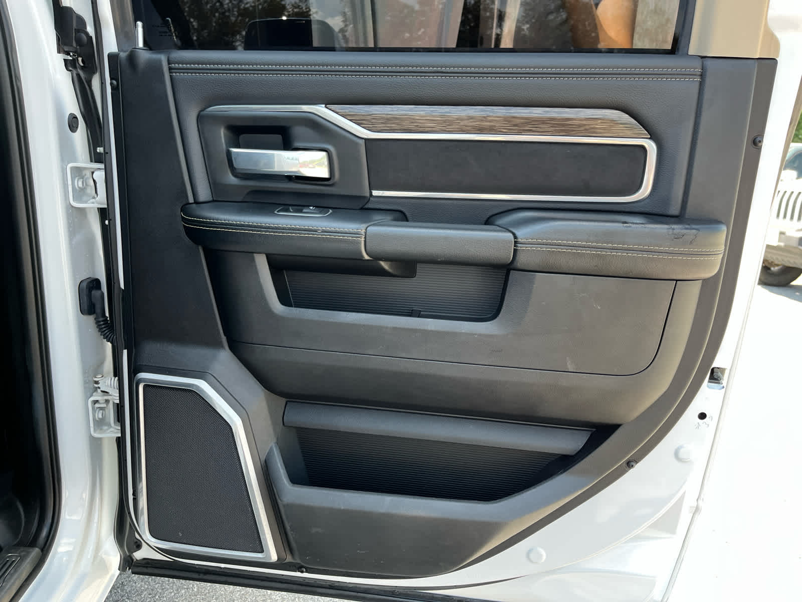 2021 RAM 2500 Laramie Crew Cab 4x4 6'4' Box