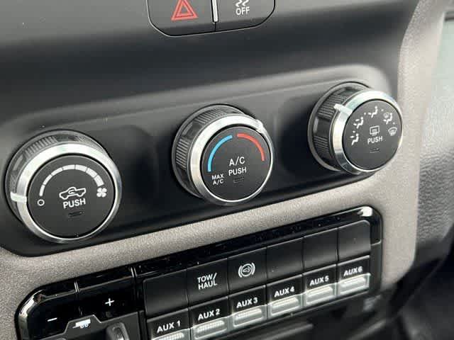 2024 RAM Ram 5500 Chassis Cab RAM 5500 TRADESMAN CHASSIS REGULAR CAB 4X4 60' CA