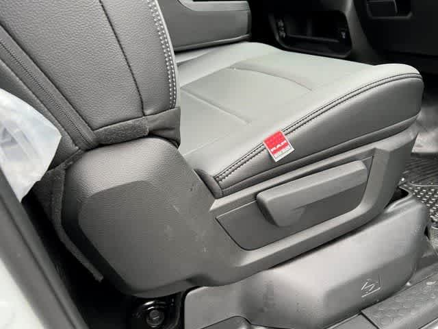 2024 RAM Ram 5500 Chassis Cab RAM 5500 TRADESMAN CHASSIS REGULAR CAB 4X4 60' CA