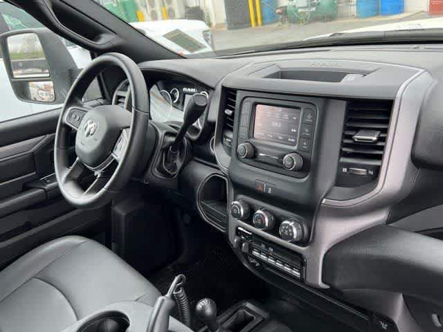 2024 RAM Ram 5500 Chassis Cab RAM 5500 TRADESMAN CHASSIS REGULAR CAB 4X4 84' CA