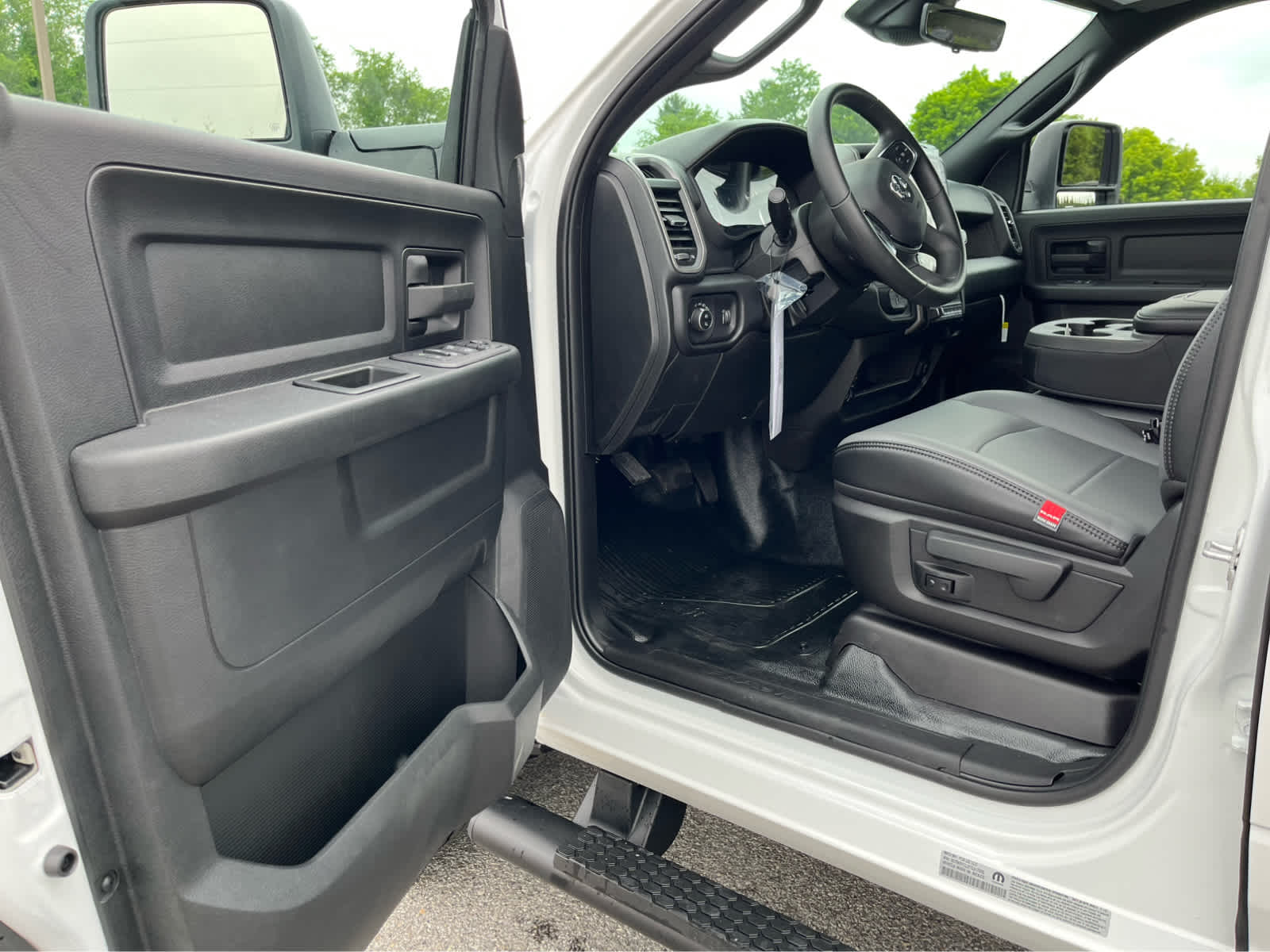 2026 RAM Ram 3500 Chassis Cab RAM 3500 TRADESMAN CREW CAB CHASSIS 4X4 60' CA