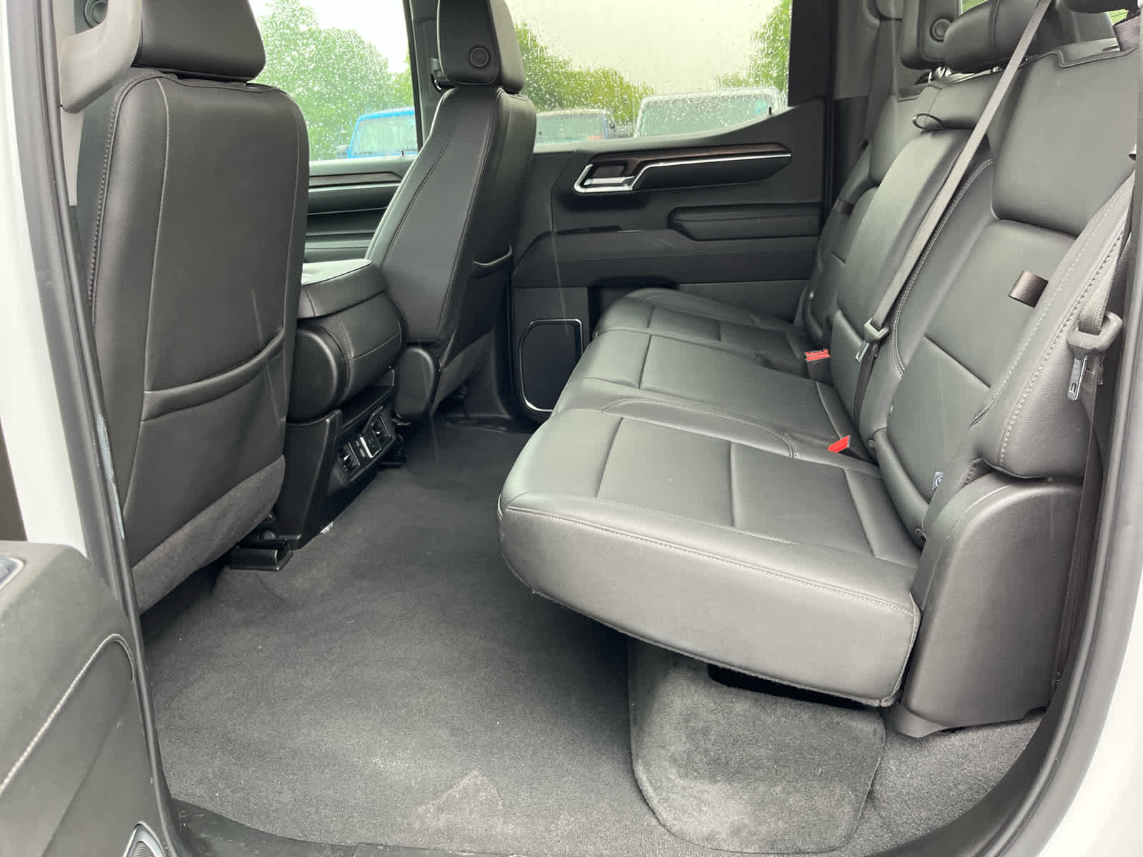2024 GMC Sierra 1500 4WD Crew Cab Short Box SLT