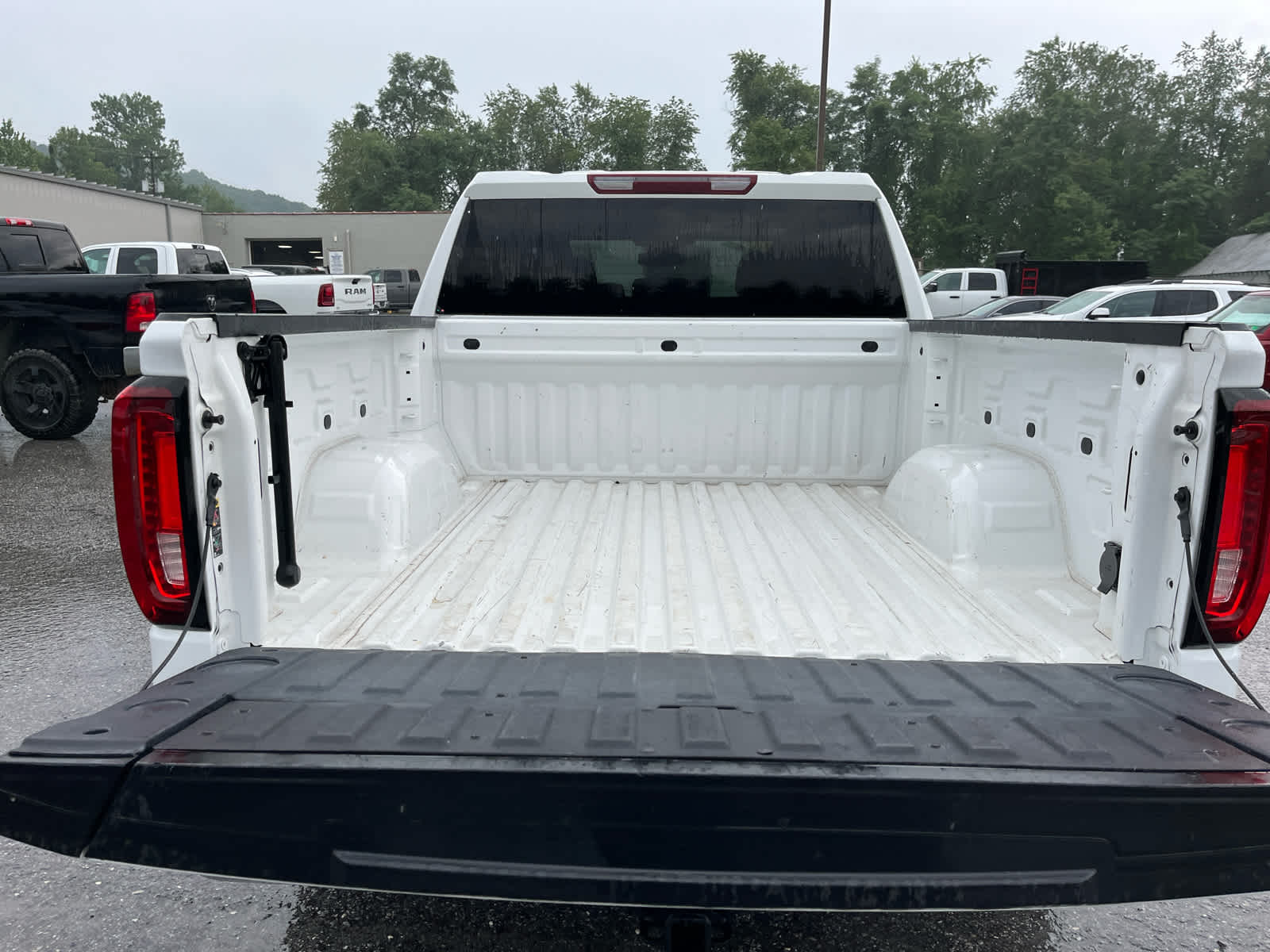 2024 GMC Sierra 1500 4WD Crew Cab Short Box SLT