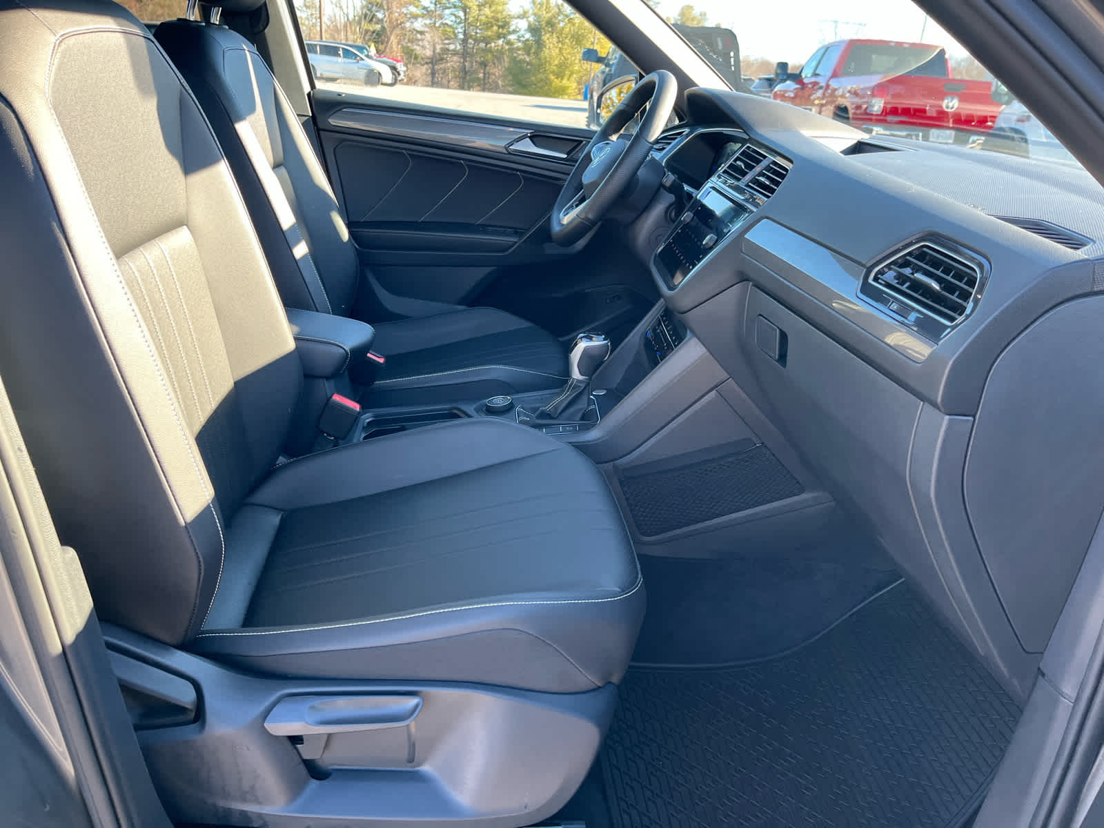 2022 Volkswagen Tiguan 2.0T SE R-Line Black