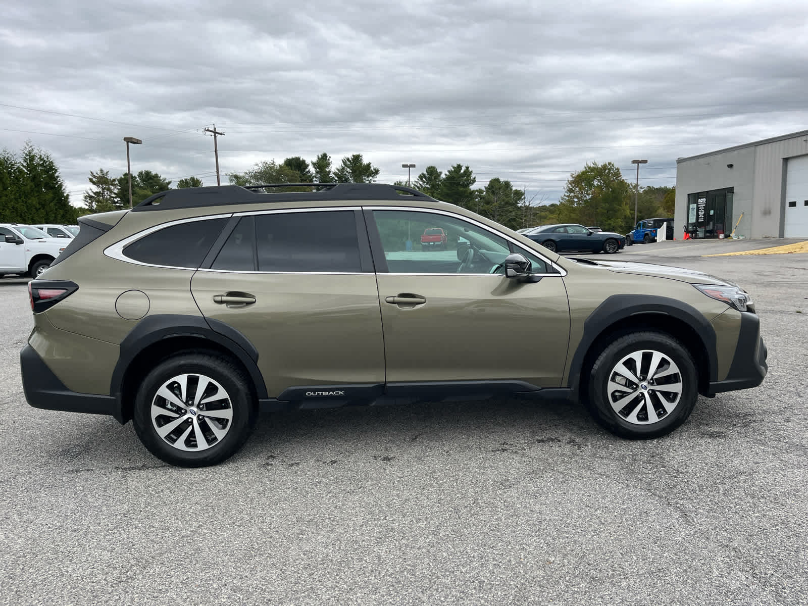 2025 Subaru Outback Premium