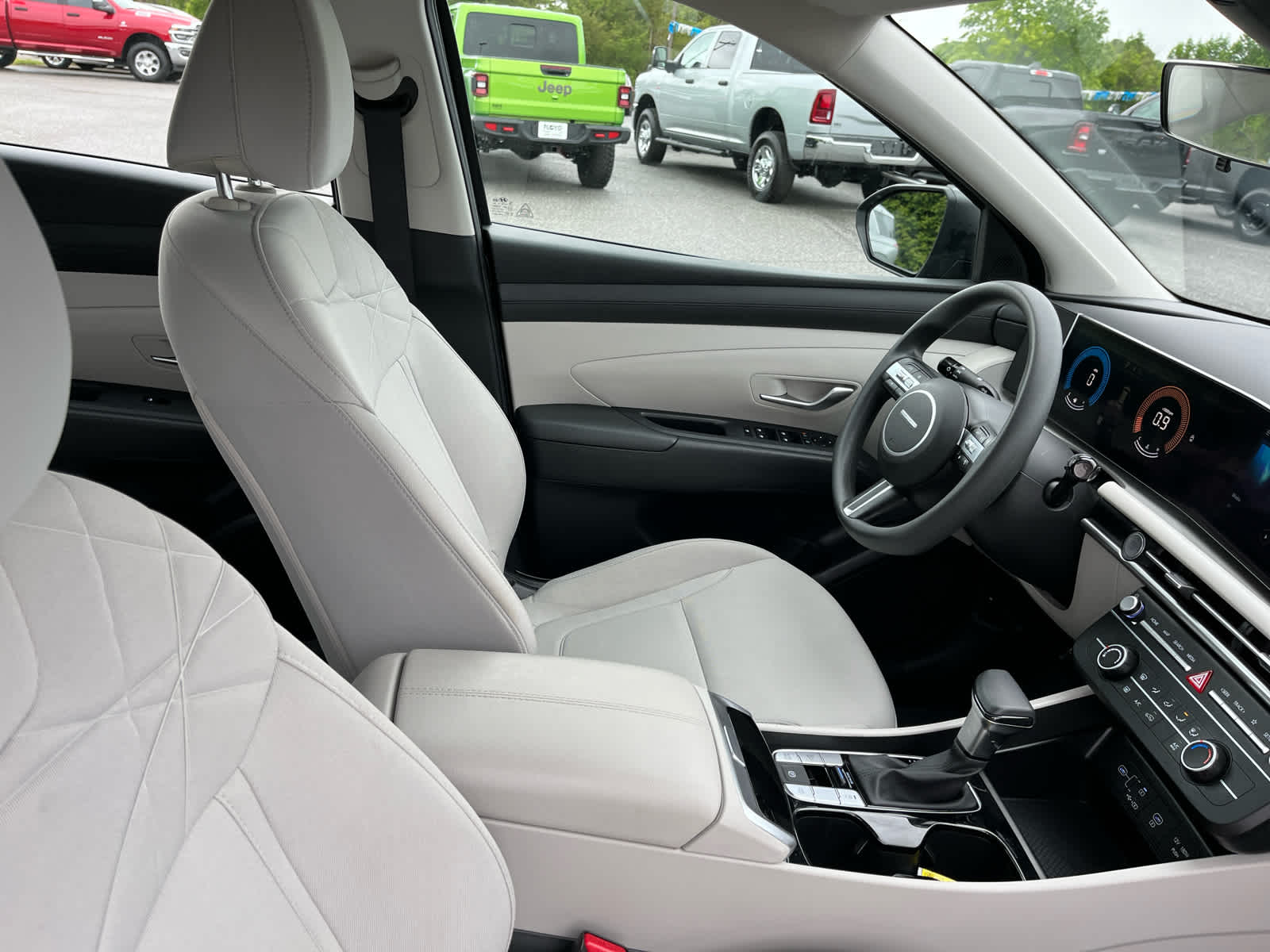2025 Hyundai Tucson SE
