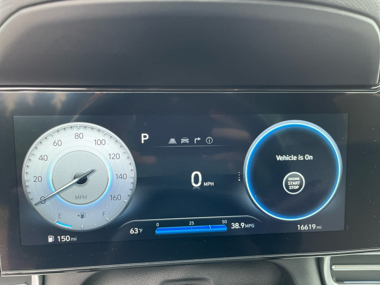 2025 Hyundai Elantra Limited - Photo 12