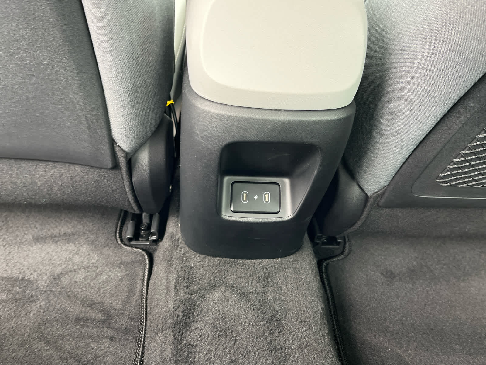 2025 Hyundai Elantra Limited - Photo 22
