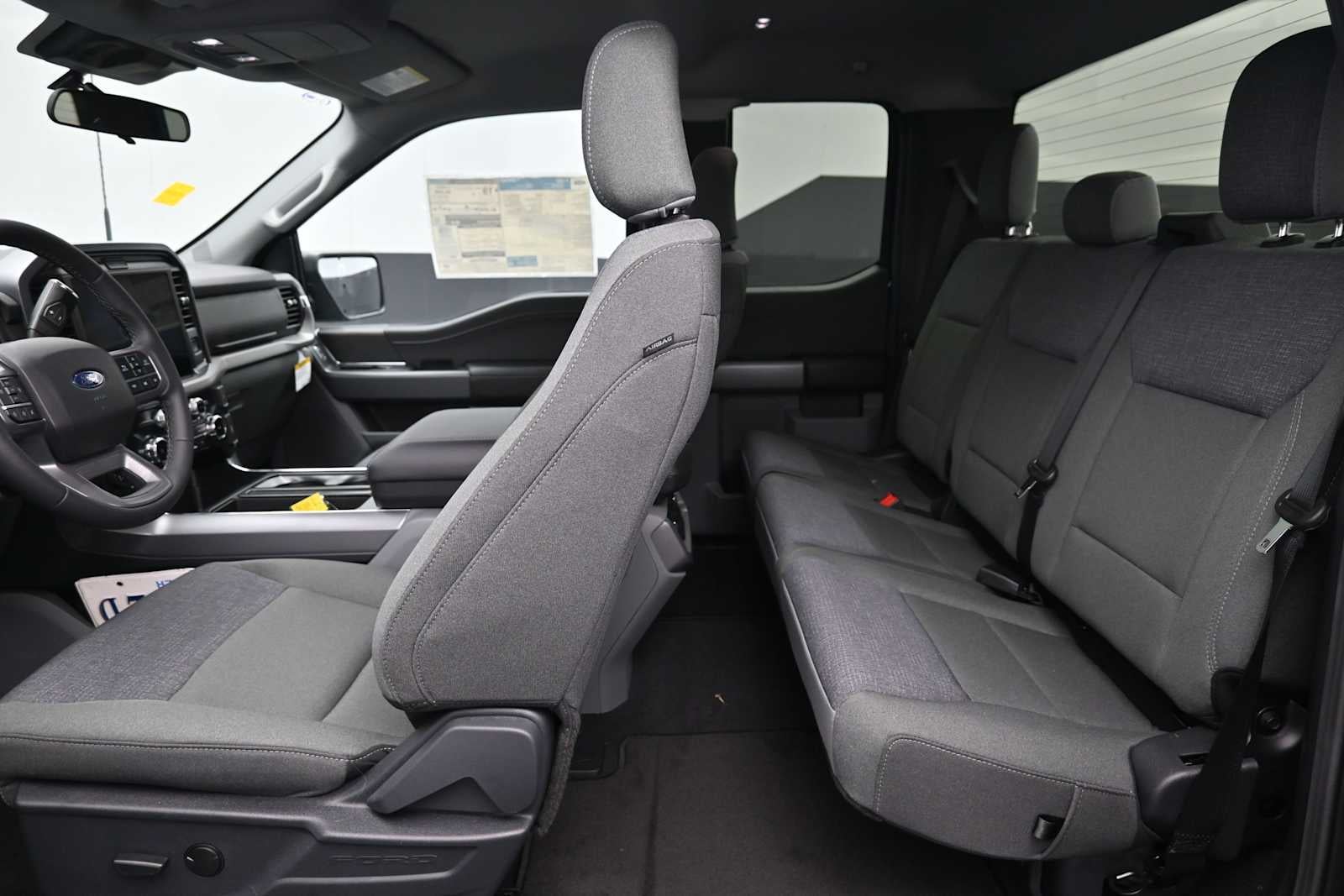 2023 Jeep Grand Wagoneer Base