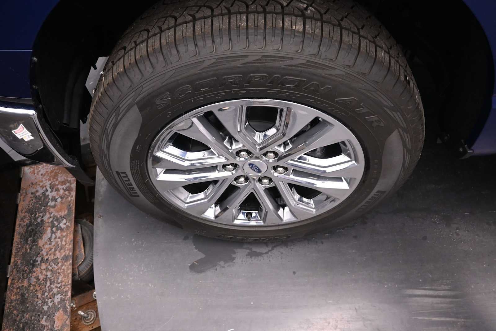 2023 Jeep Grand Wagoneer Base