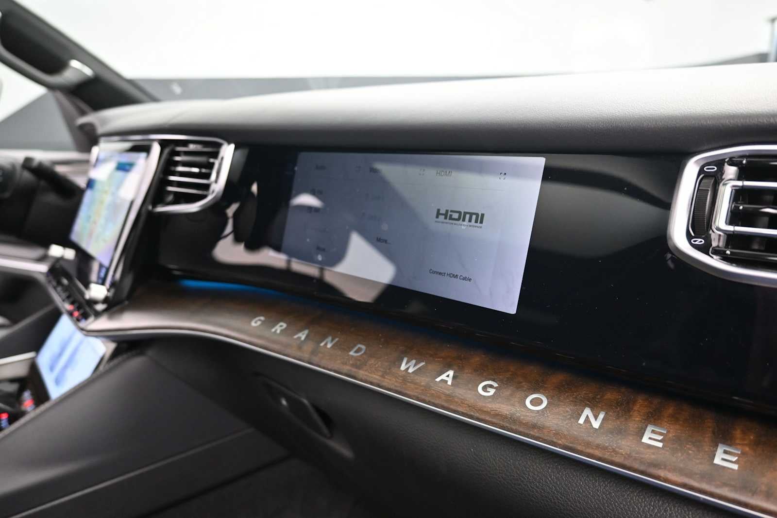 2023 Jeep Grand Wagoneer Base