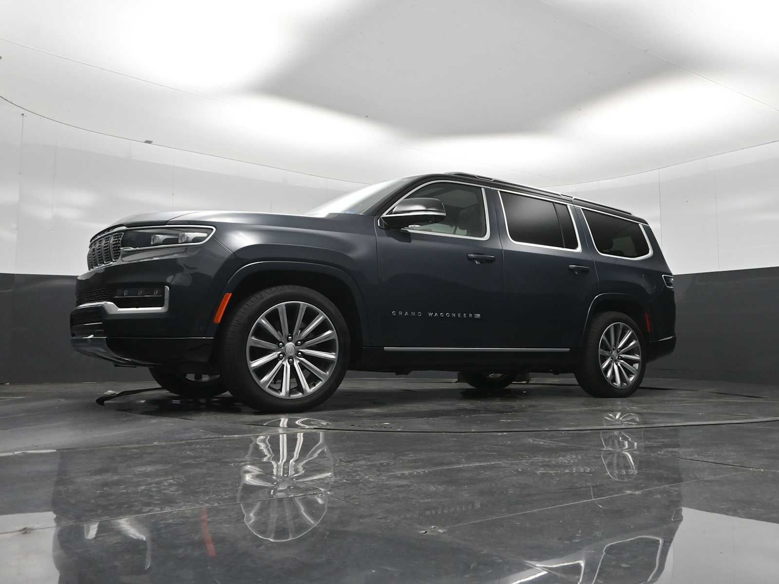 2023 Jeep Grand Wagoneer Base