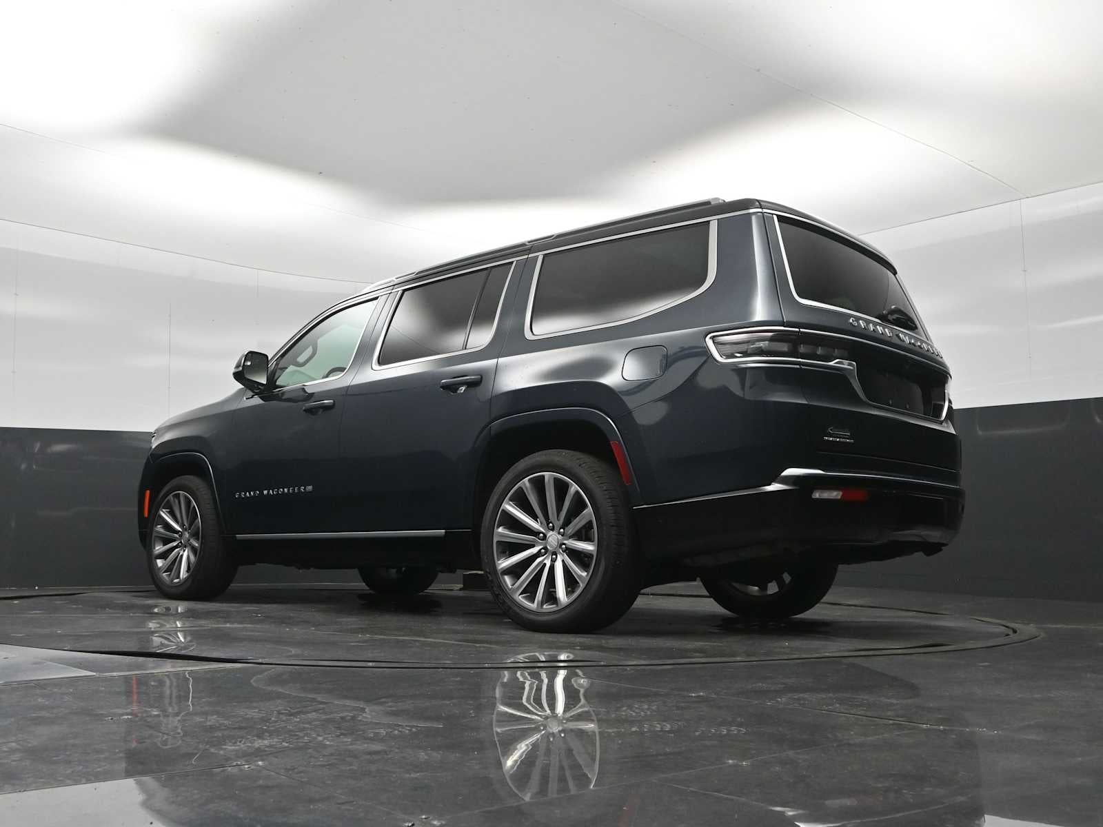 2023 Jeep Grand Wagoneer Base