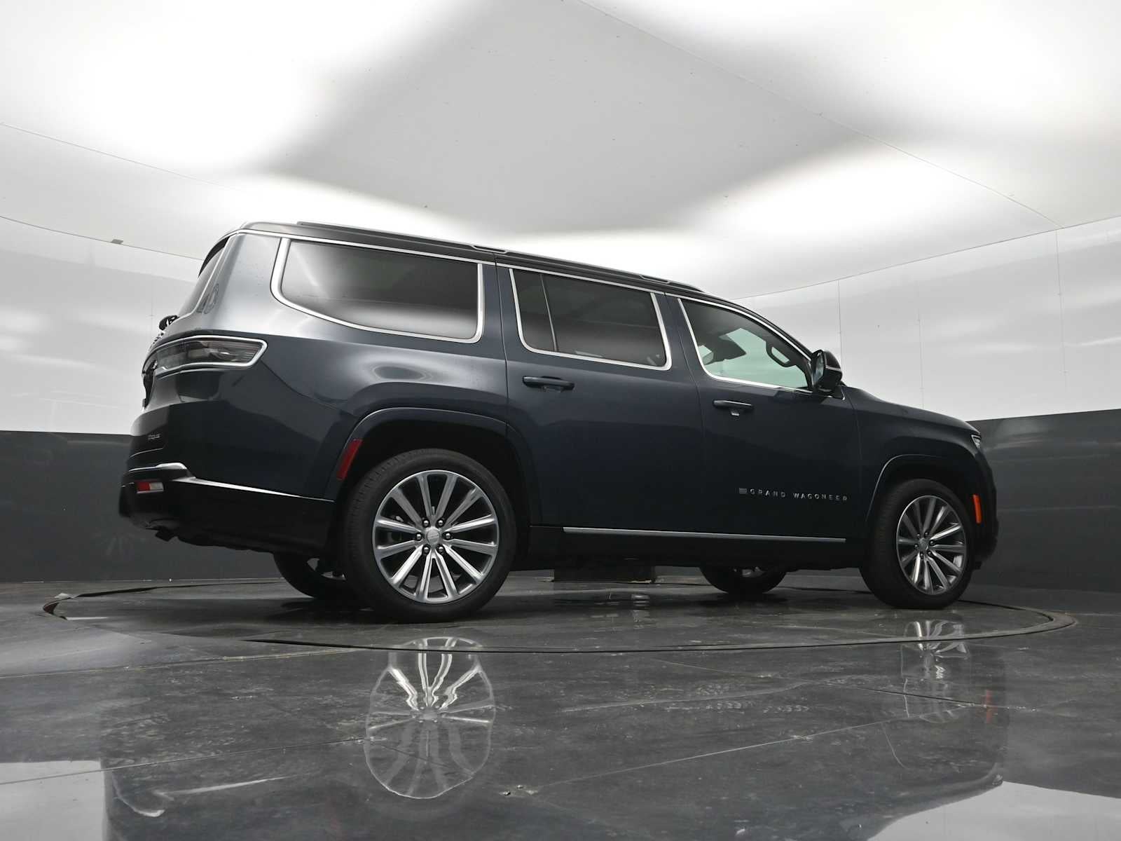 2023 Jeep Grand Wagoneer Base