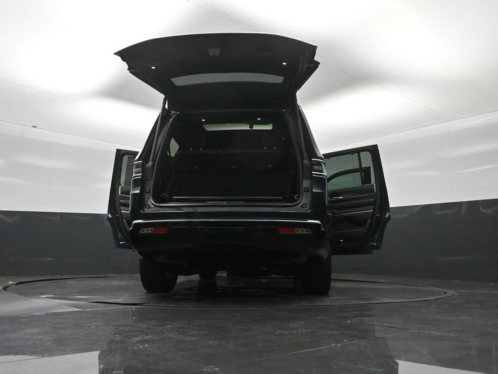 2023 Jeep Grand Wagoneer Base