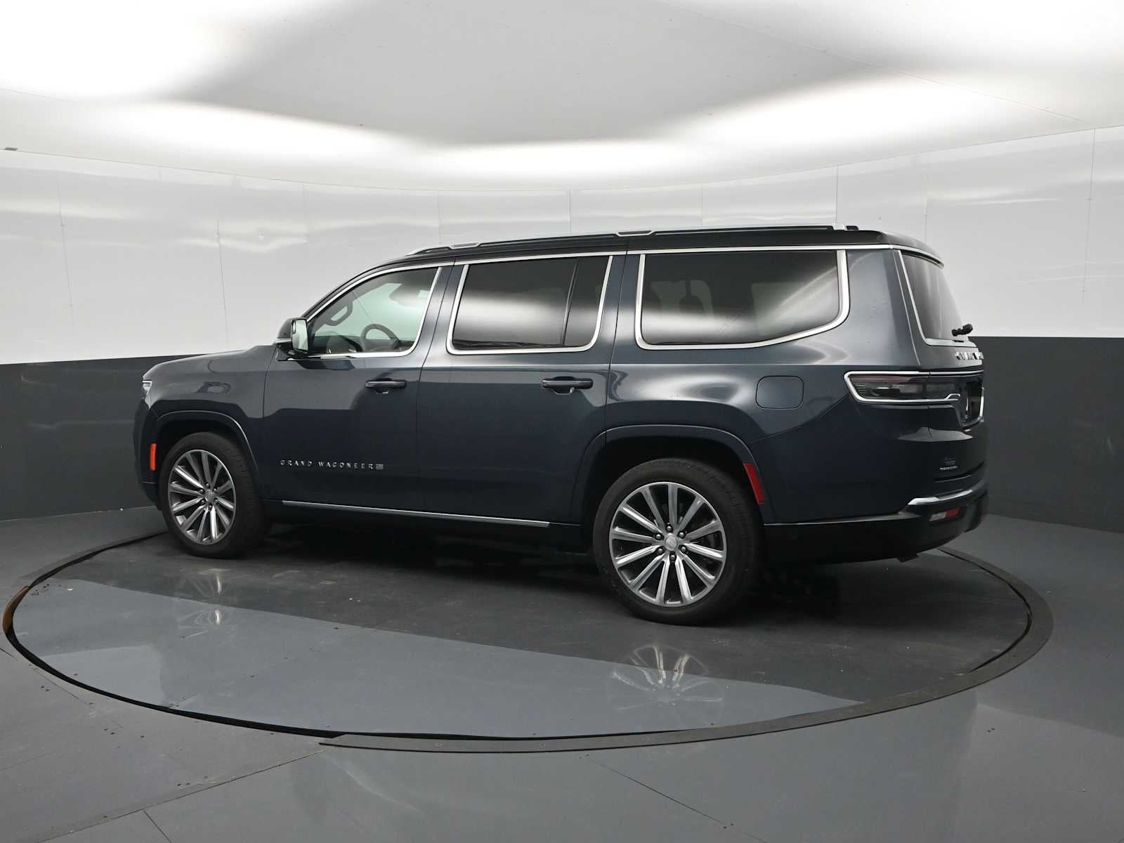 2023 Jeep Grand Wagoneer Base