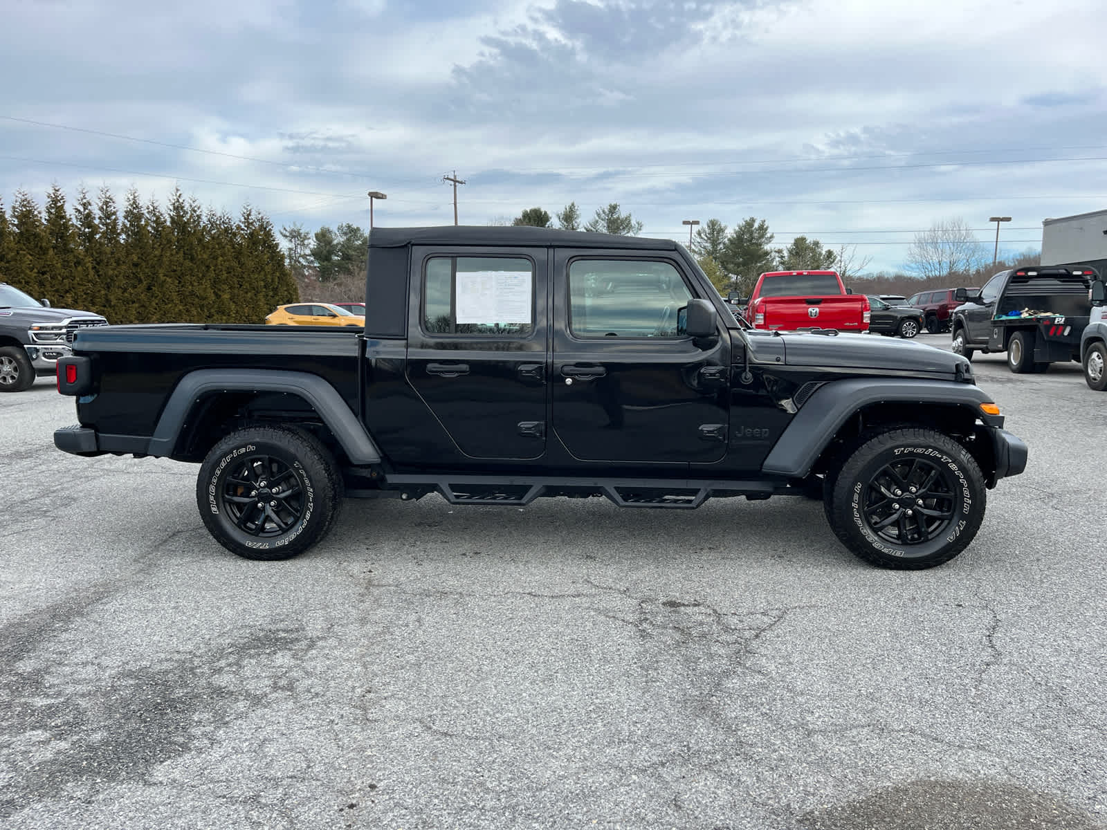 2022 Jeep Gladiator Sport