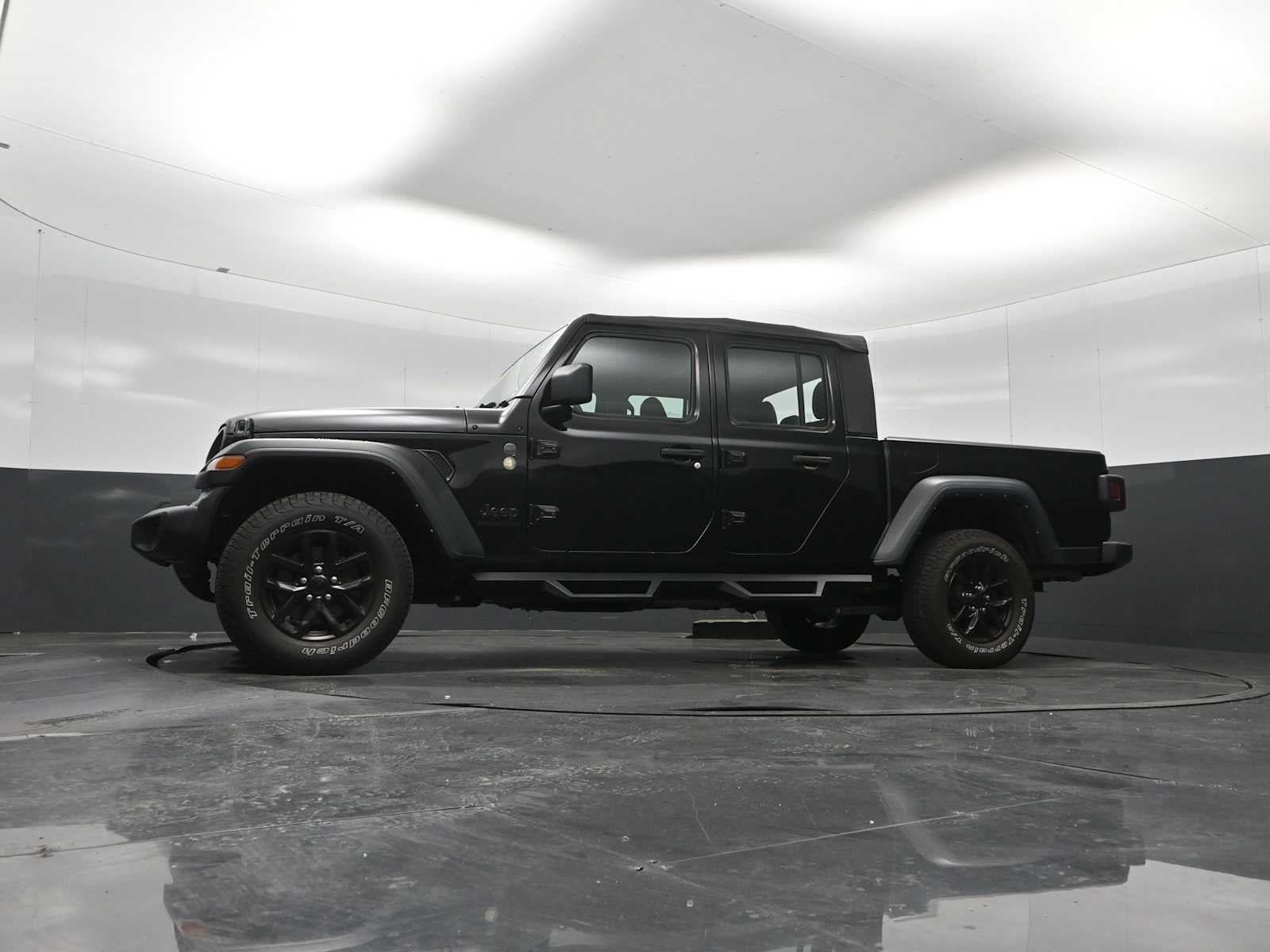 2022 Jeep Gladiator Sport