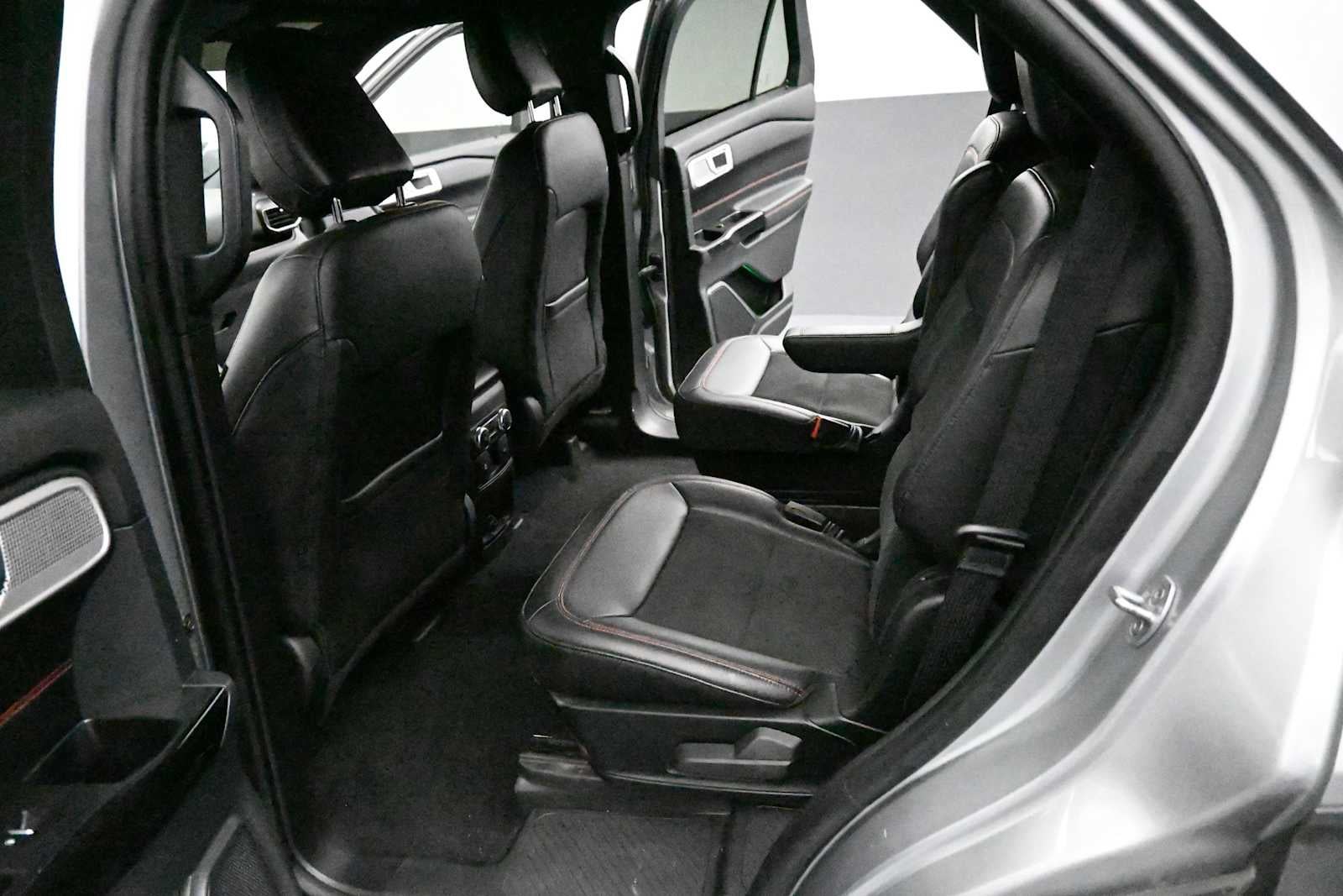 2024 Ford Explorer ST-Line