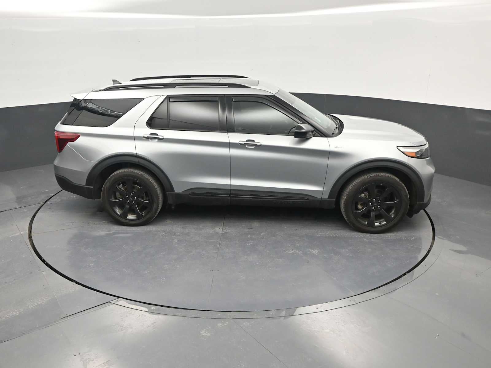 2024 Ford Explorer ST-Line