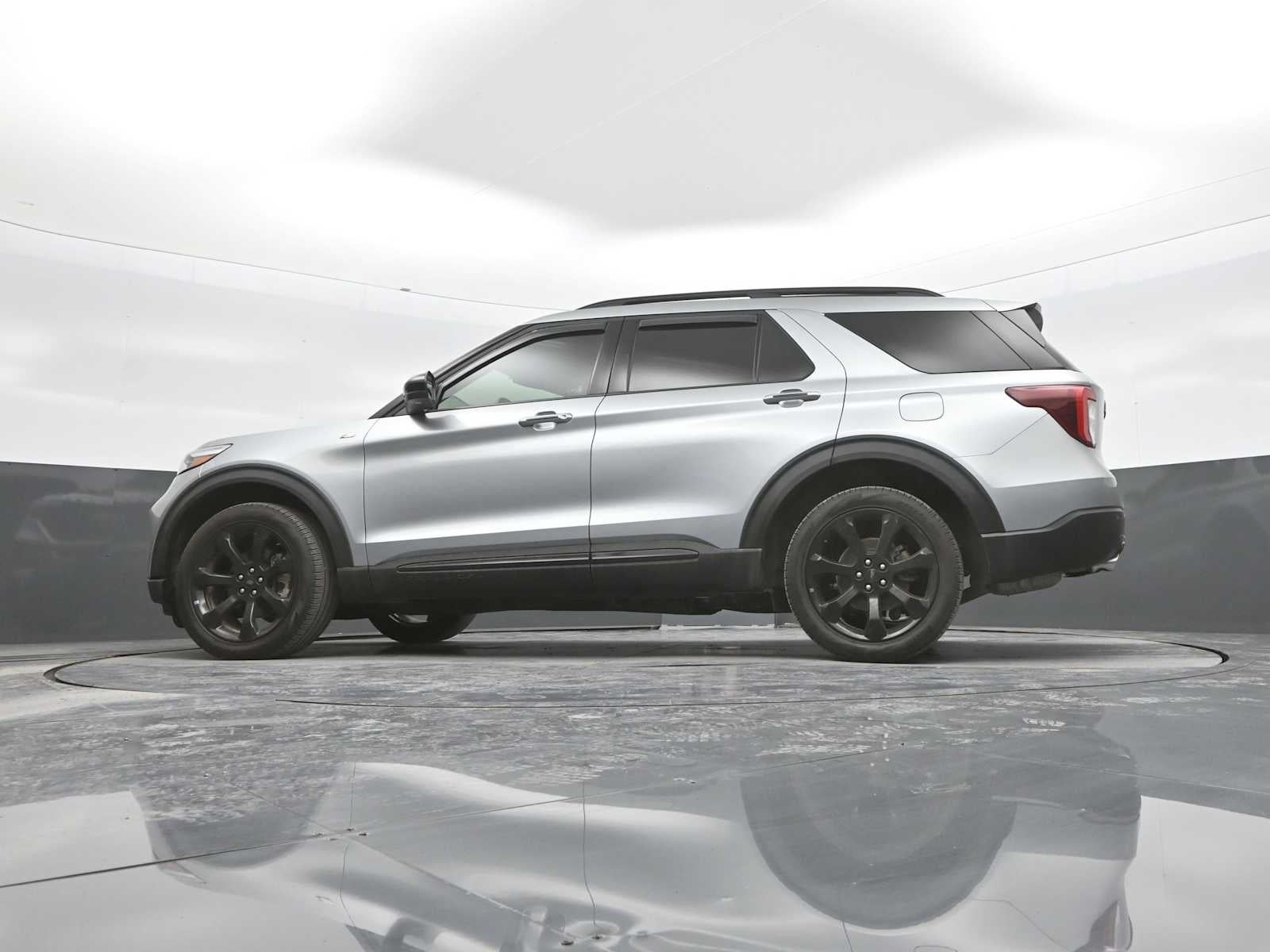 2024 Ford Explorer ST-Line