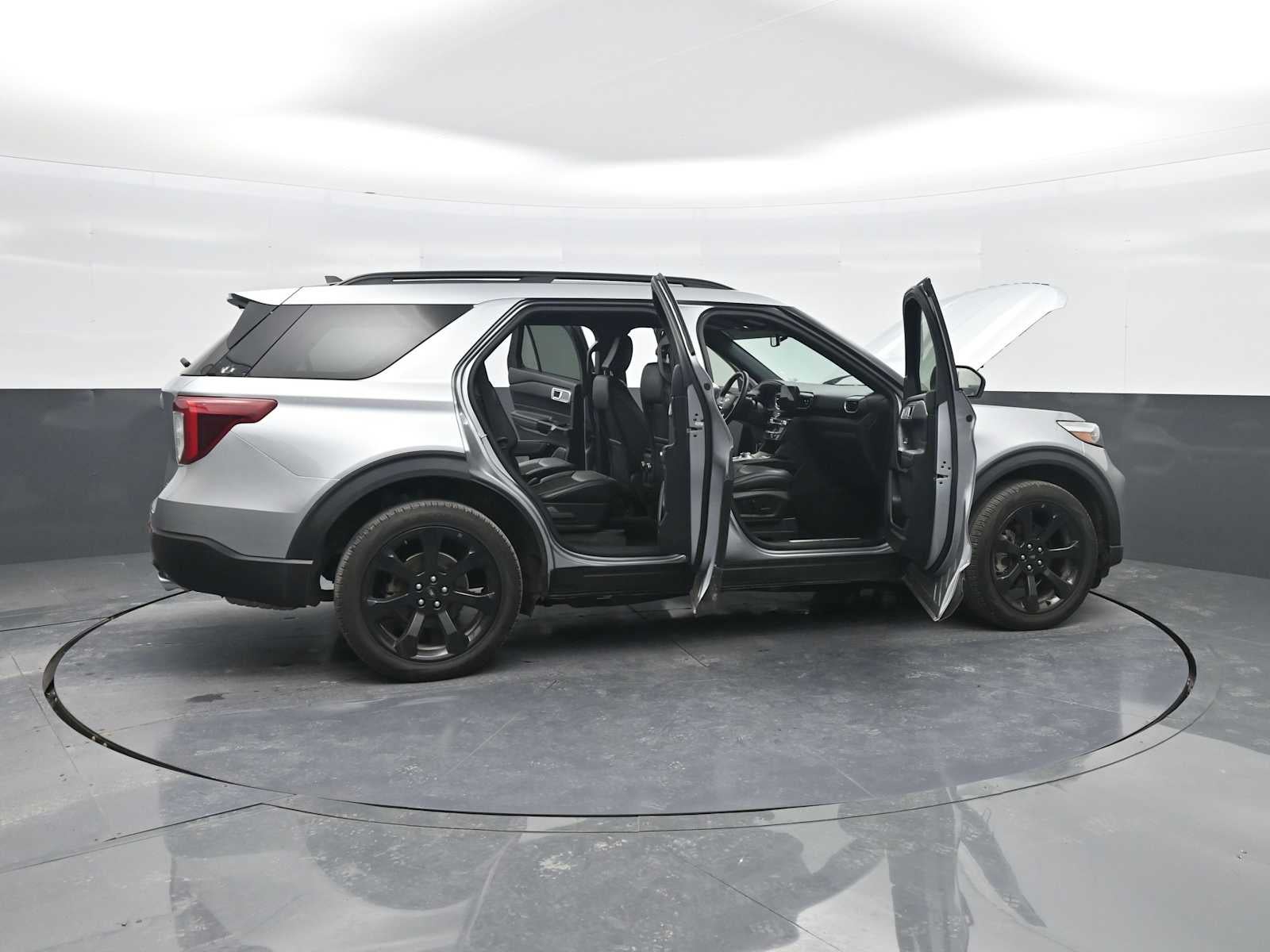 2024 Ford Explorer ST-Line
