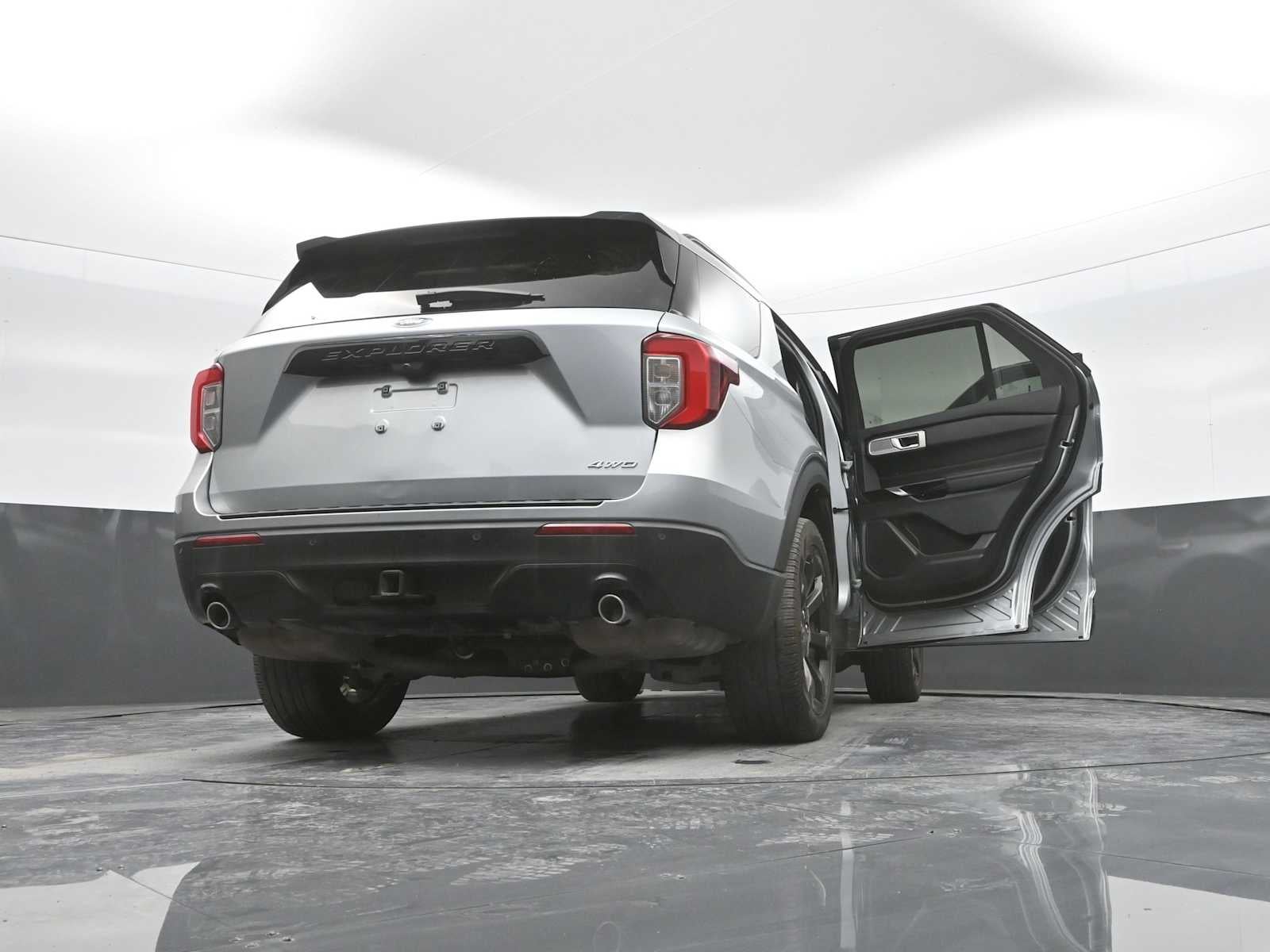 2024 Ford Explorer ST-Line