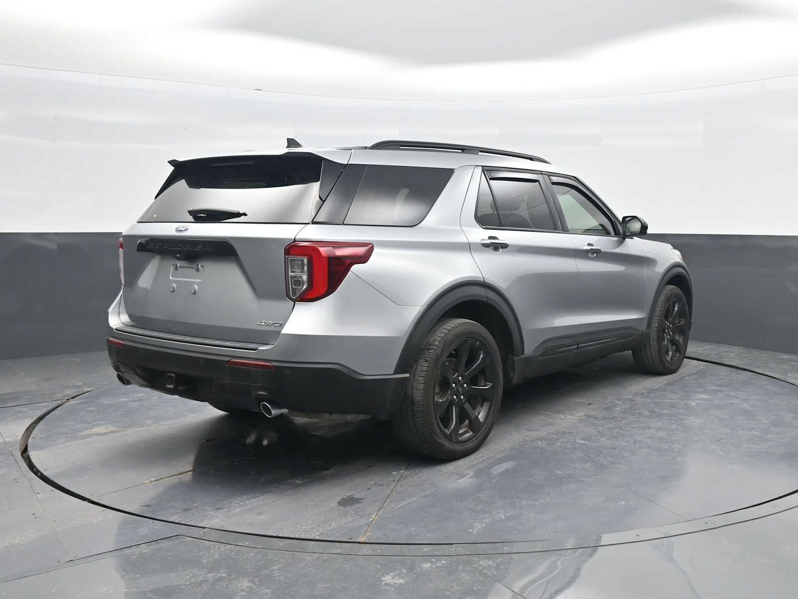 2024 Ford Explorer ST-Line