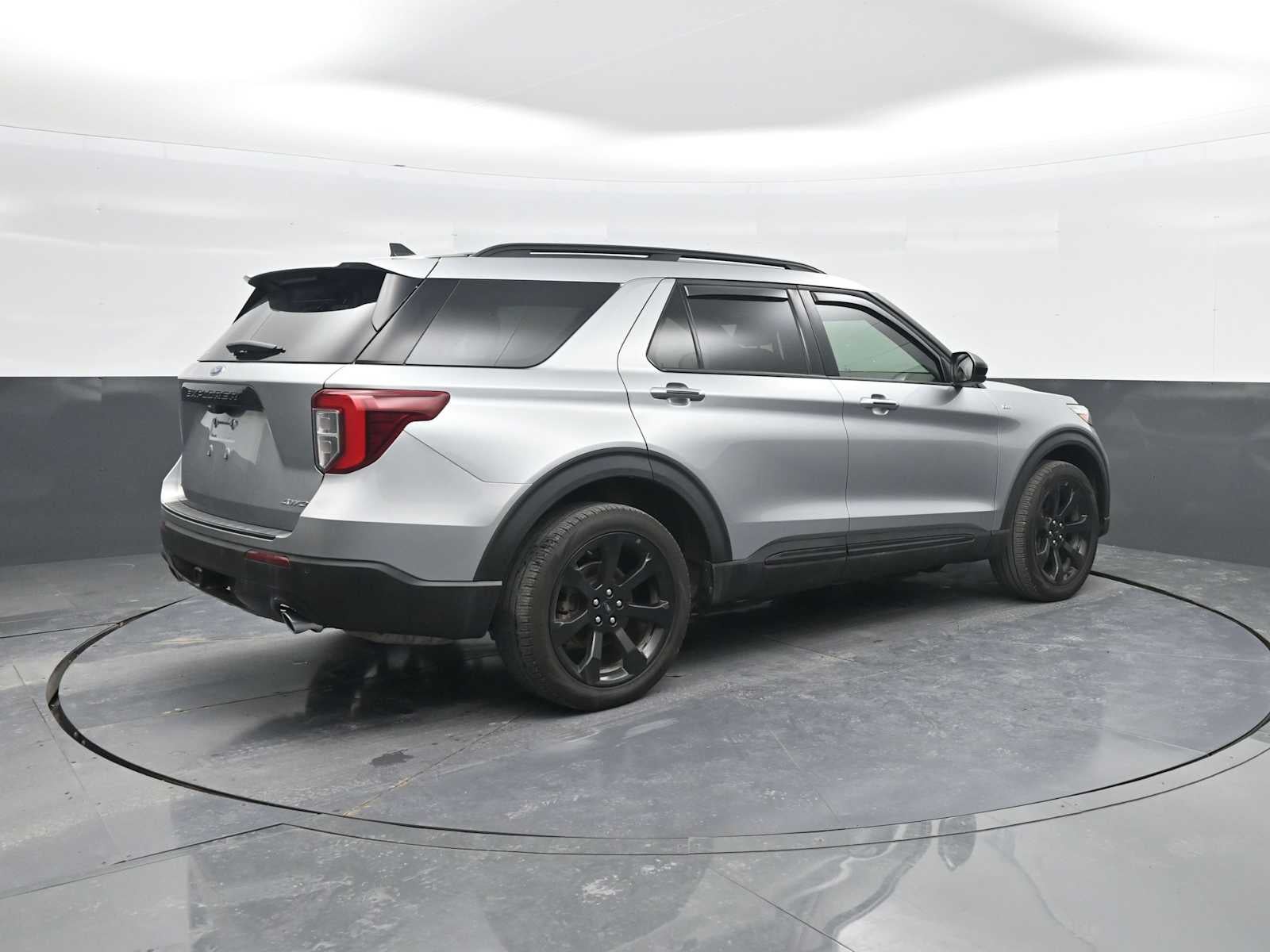2024 Ford Explorer ST-Line