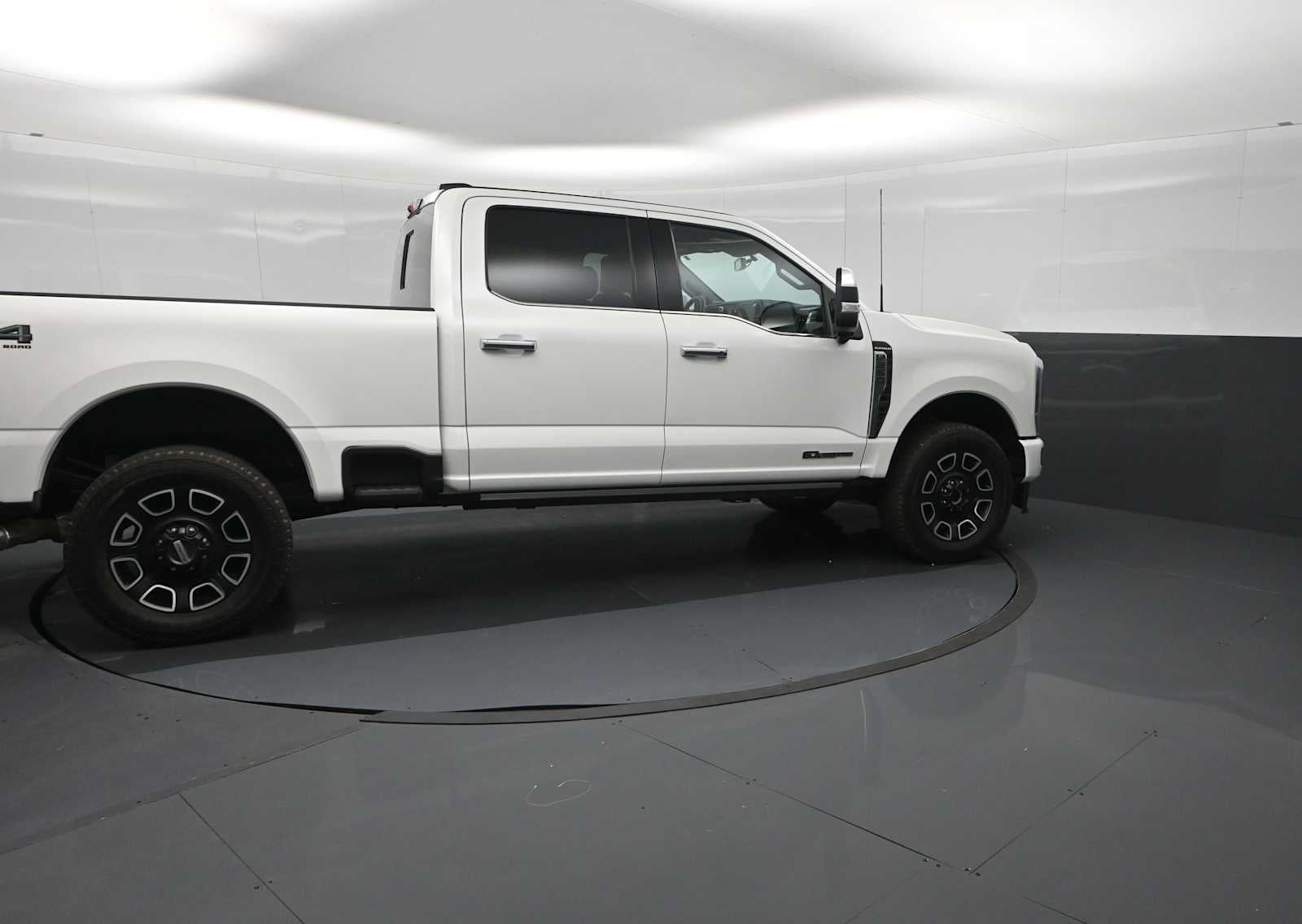 2024 Ford Super Duty F-250 Pickup Platinum