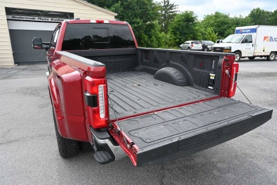 2025 Ford Super Duty F-350 DRW Pickup LARIAT