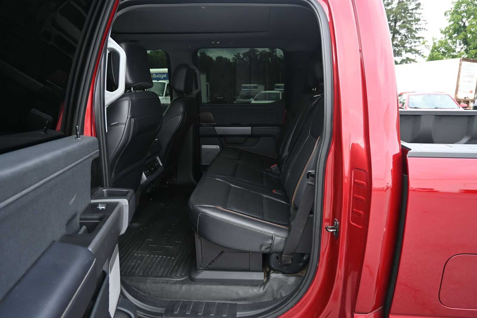2025 Ford Super Duty F-350 DRW Pickup LARIAT