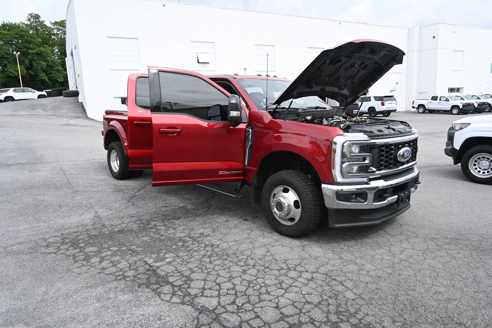2025 Ford Super Duty F-350 DRW Pickup LARIAT