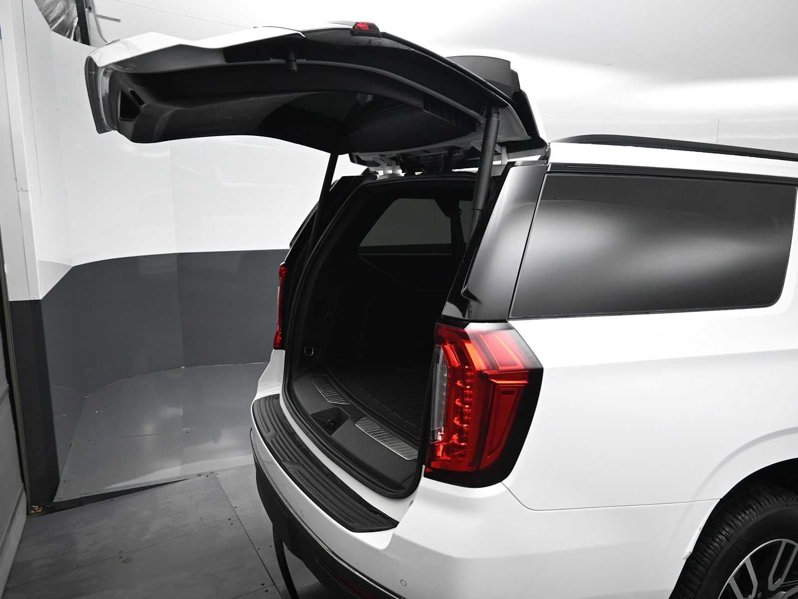 2022 GMC Yukon XL AT4