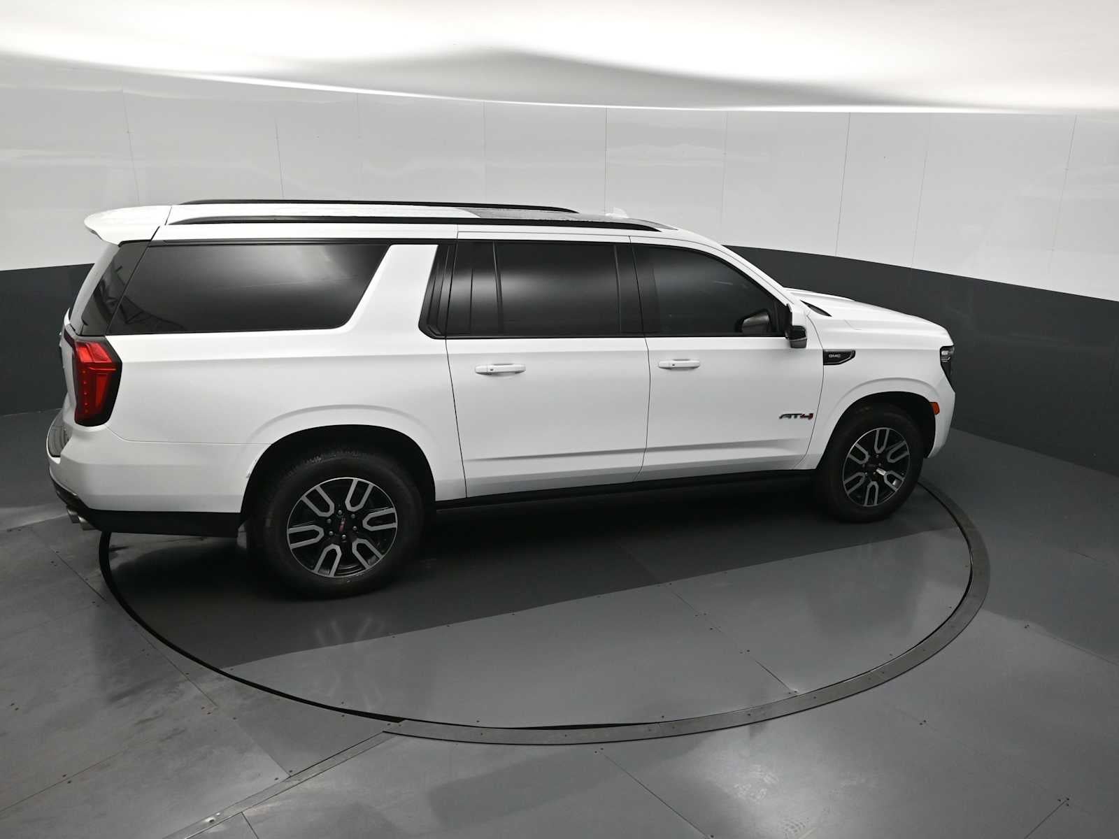 2022 GMC Yukon XL AT4