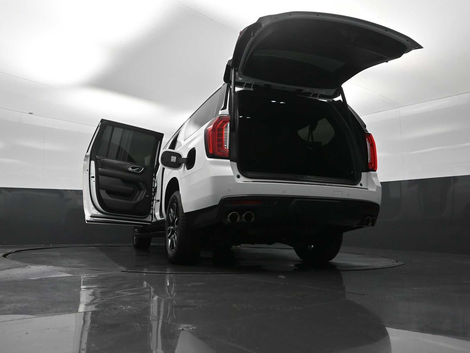 2022 GMC Yukon XL AT4