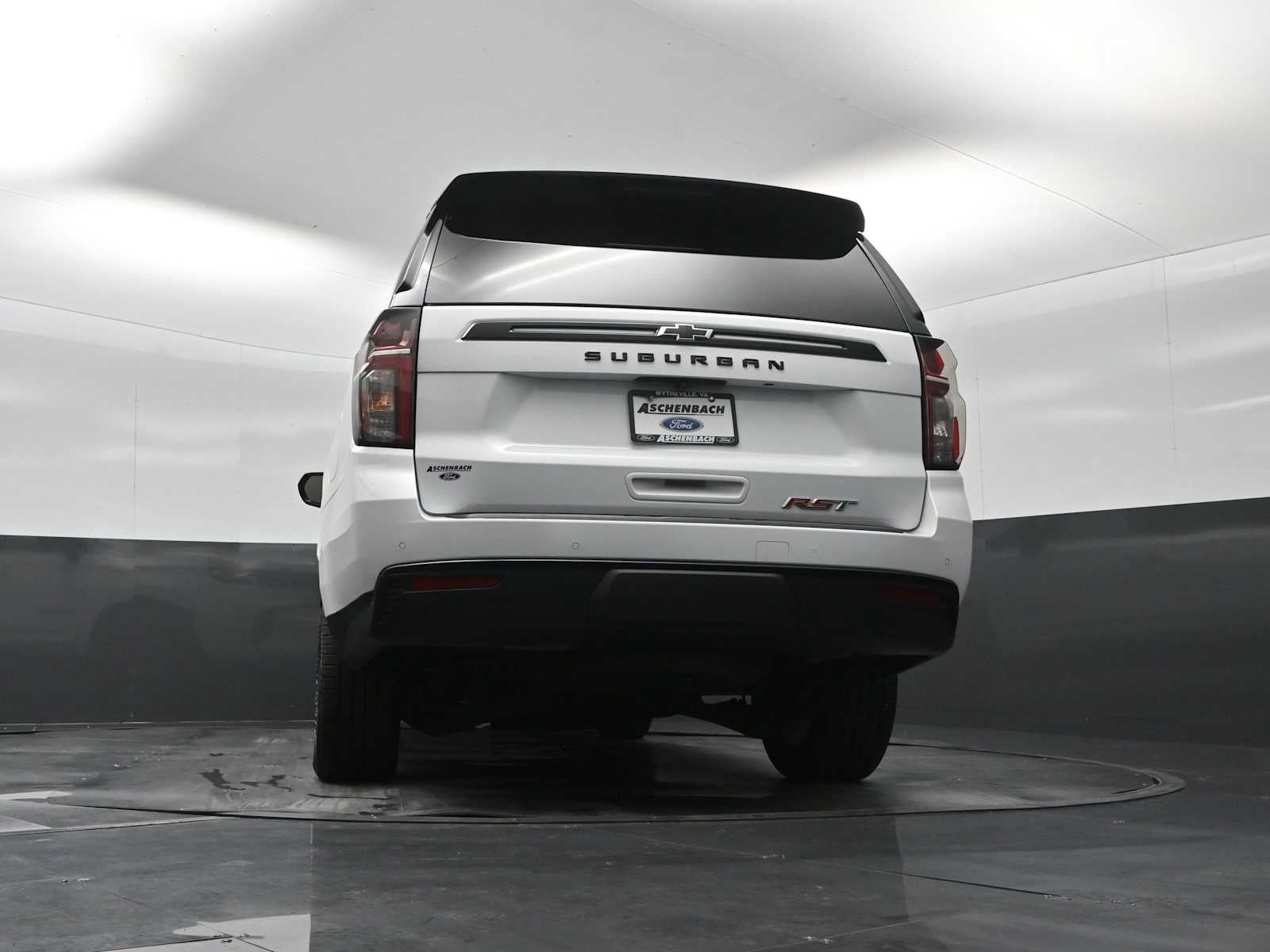 2023 Chevrolet Suburban RST