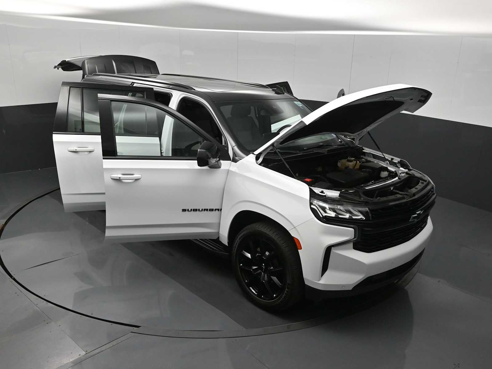 2023 Chevrolet Suburban RST