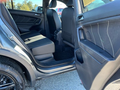 2022 Volkswagen Tiguan SE R-Line Black