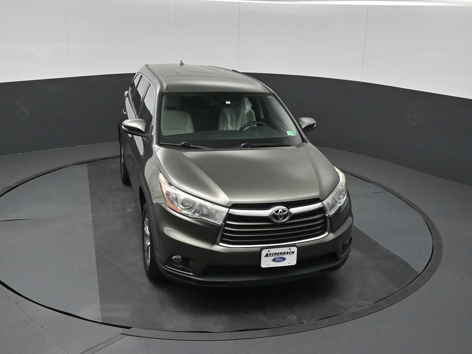 2016 Toyota Highlander LE