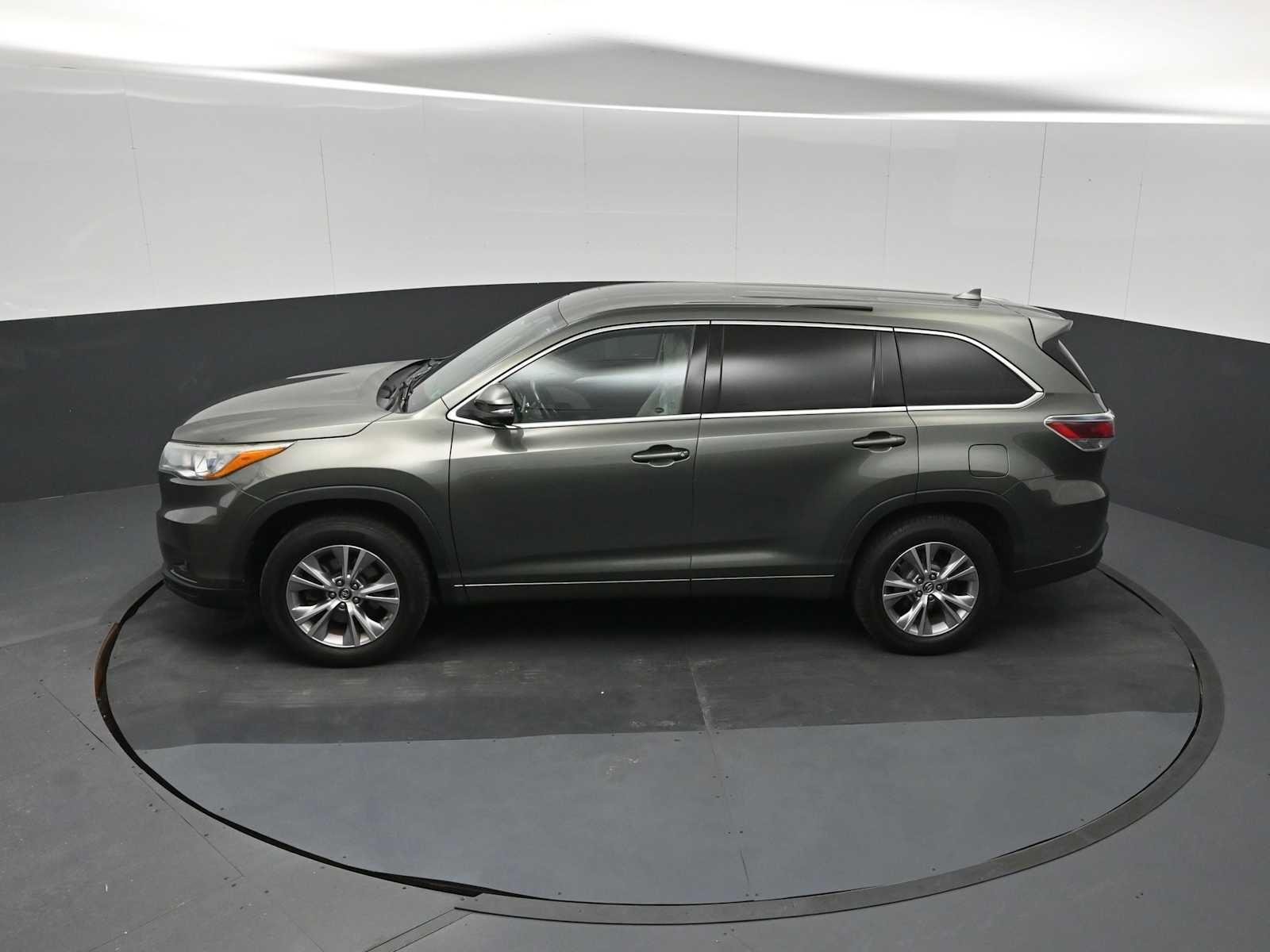 2016 Toyota Highlander LE