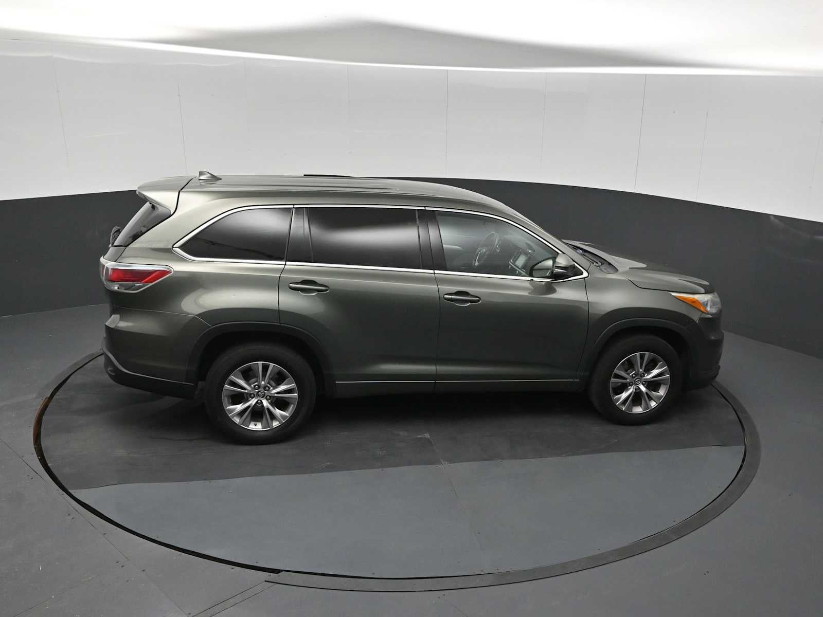 2016 Toyota Highlander LE