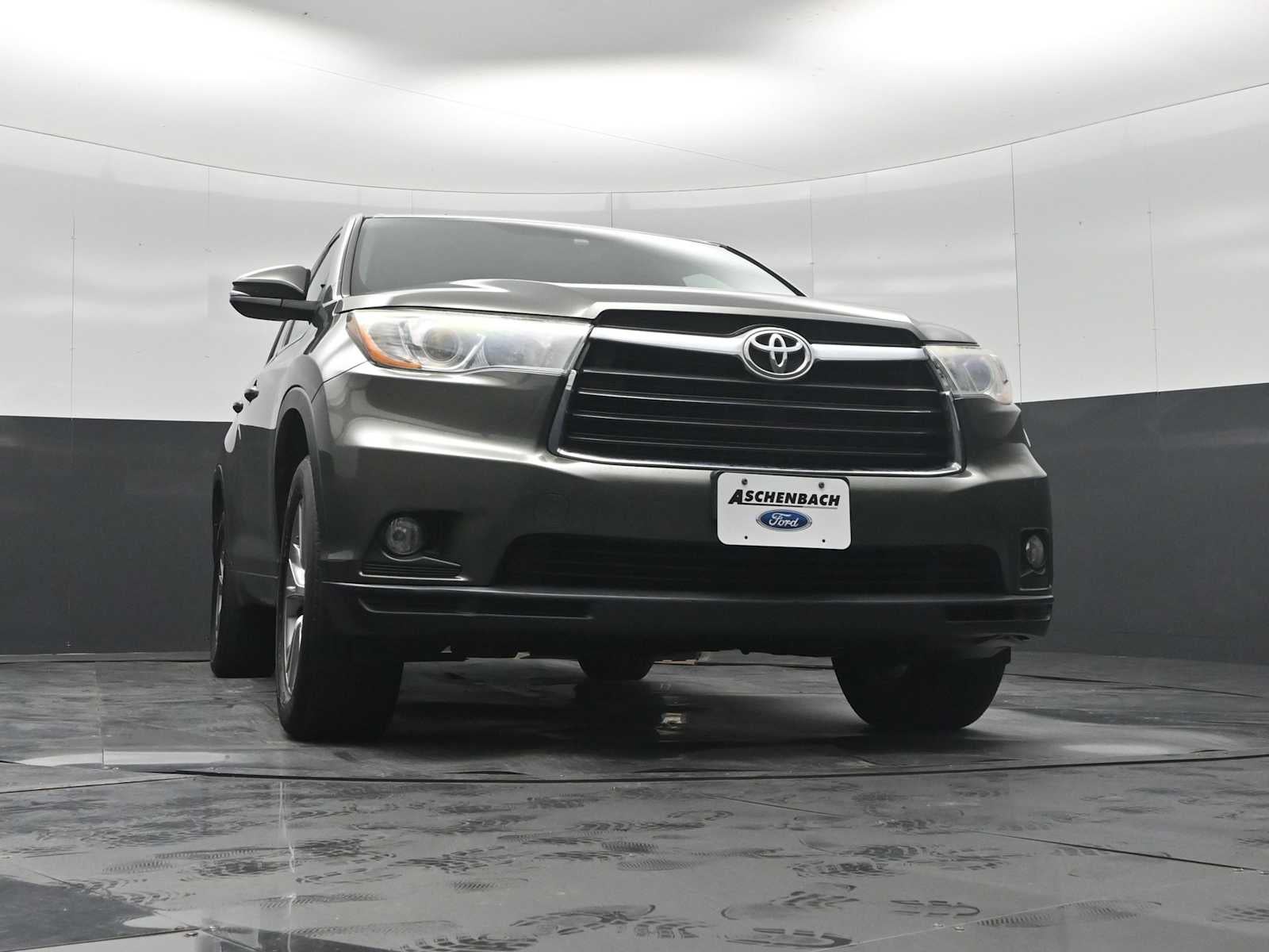 2016 Toyota Highlander LE