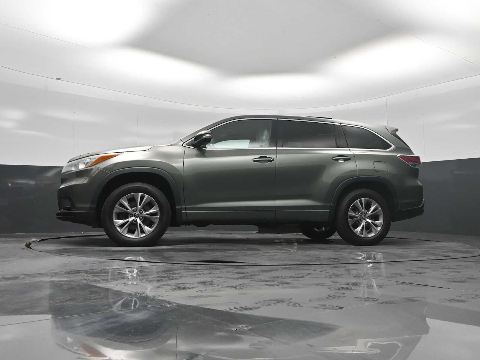 2016 Toyota Highlander LE