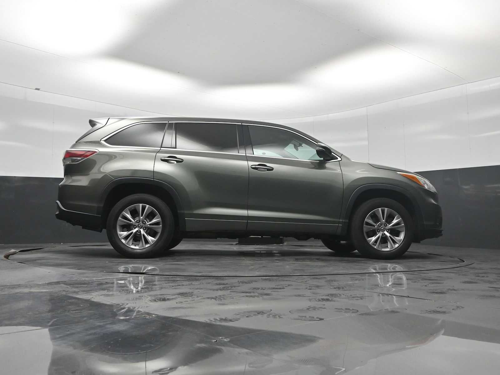 2016 Toyota Highlander LE