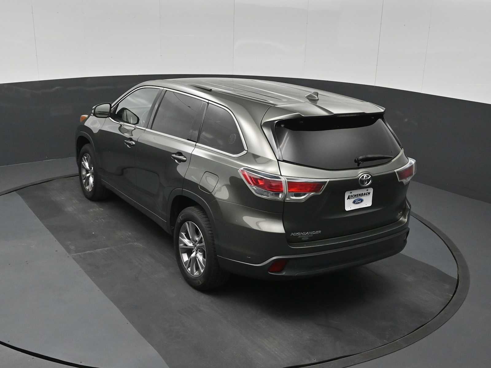 2016 Toyota Highlander LE